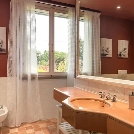 别墅 La Scuderia 8, Emma *