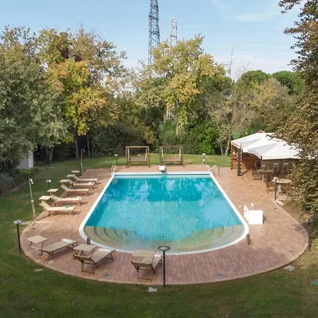 La Scuderia 8, Emma *