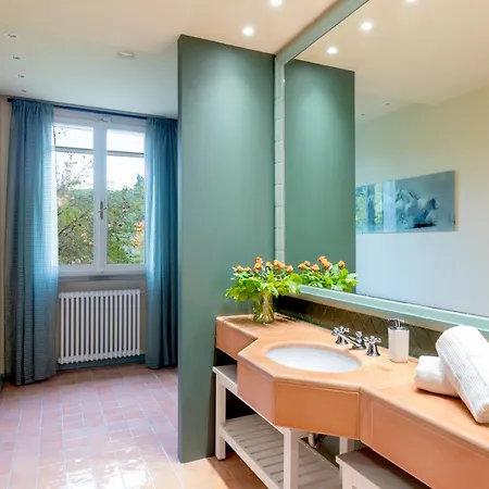 La Scuderia 8, Emma *