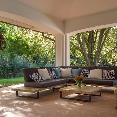 La Scuderia 8, Emma Villa Savignano sul Rubicone