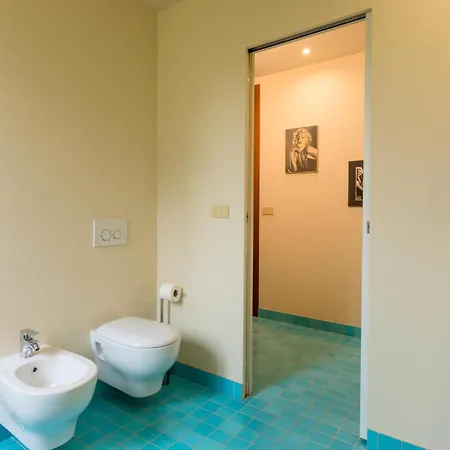 La Scuderia 8, Emma Vila *