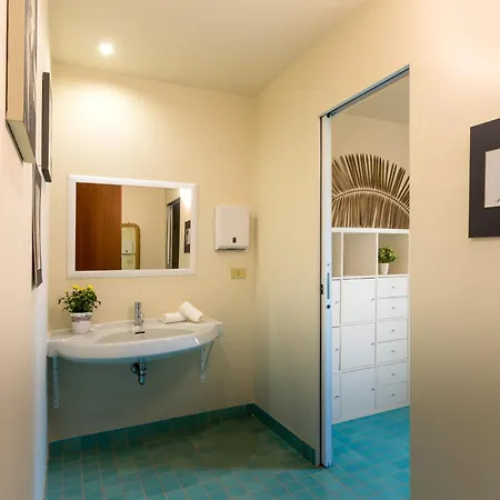 La Scuderia 8, Emma Vila *