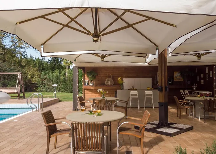 La Scuderia 8, Emma Villa *