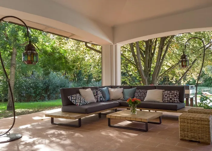 La Scuderia 8, Emma Villa Savignano sul Rubicone