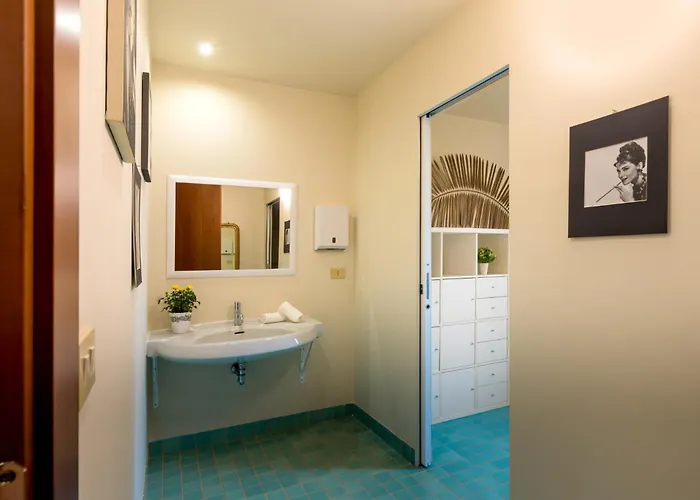 La Scuderia 8, Emma Villa *